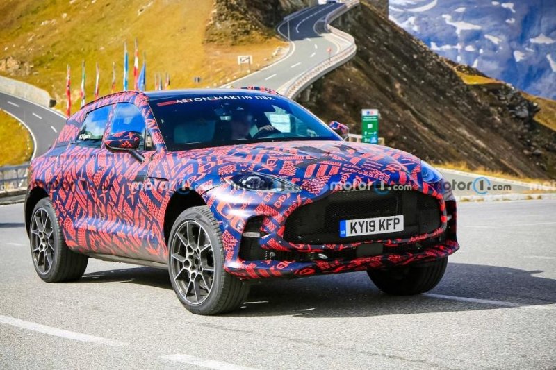 Шпионы сфотографировали мощный Aston Martin DBX