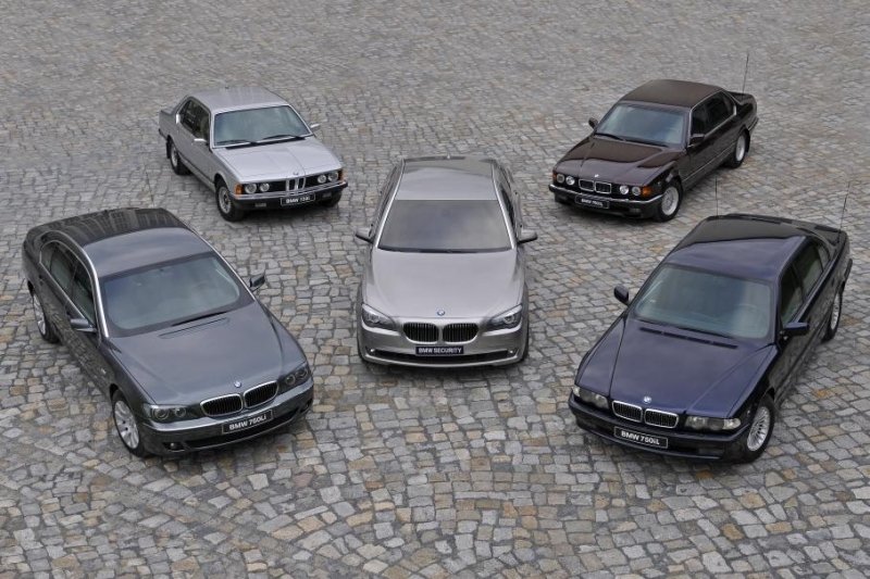 Следующую BMW 7-Series оснастят новым двигателем V8