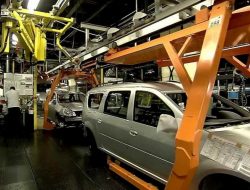Стало известно, сколько зарабатывают сотрудники АвтоВАЗа