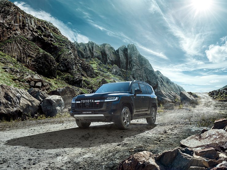 Toyota представила в России «горячую» версию Land Cruiser 300