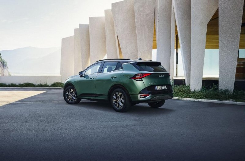 Три гибрида и короткая колесная база: Kia показала новый Sportage для Европы