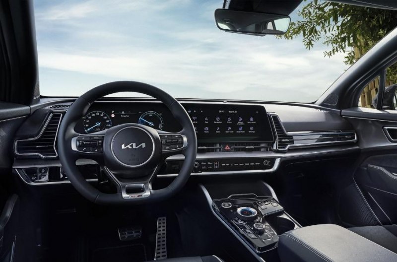 Три гибрида и короткая колесная база: Kia показала новый Sportage для Европы