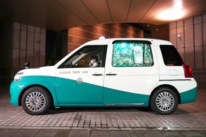 В Японии появилось такси, в котором можно поспать несколько часов и никуда не ехать