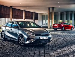 В России начались продажи обновленного Kia Cerato