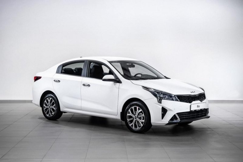 В России стартовали продажи улучшенной Kia Rio: известны цены