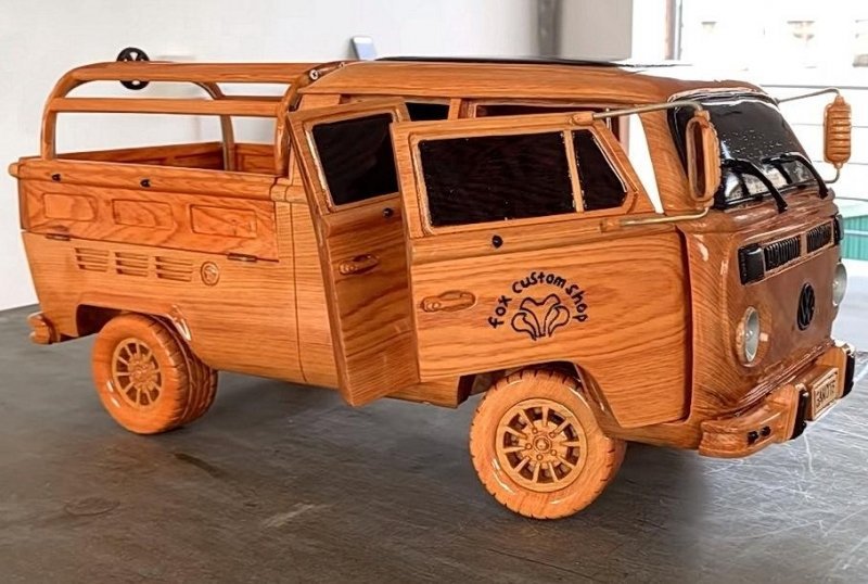 Видео: из куска дерева сделали точную копию культового Volkswagen