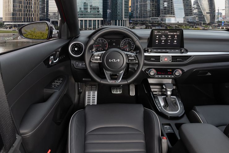 Выше нос: первый тест-драйв обновленного Kia Cerato