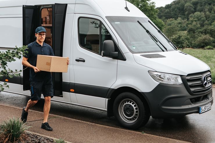 Зачем Mercedes-Benz Sprinter получил двери «автобусного типа»