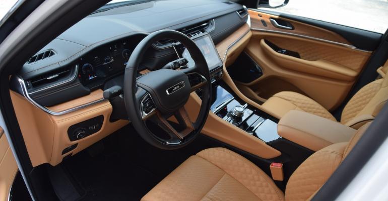 
            От Honda до Bentley: названы лучшие автомобильные интерьеры 2021 года
        