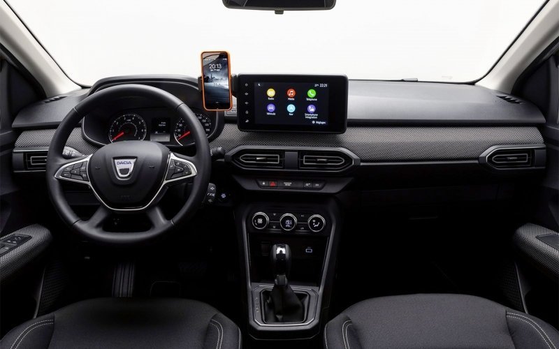 
            В Россию привезут пять дешевых автоновинок. Цены, фото и все подробности
        