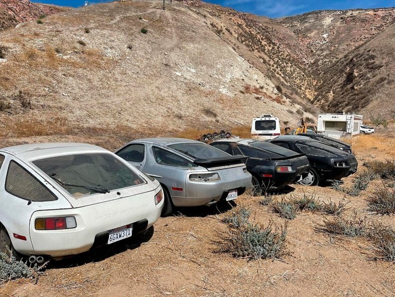 
            В Калифорнии нашли кладбище автомобилей Porsche. Фото
        