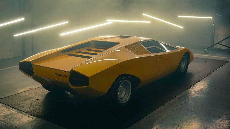 
            Lamborghini возродила уникальный суперкар 50-летней давности
        