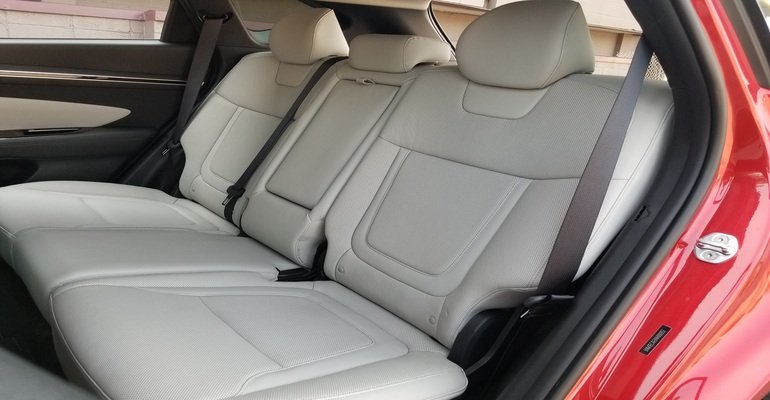 
            От Honda до Bentley: названы лучшие автомобильные интерьеры 2021 года
        
