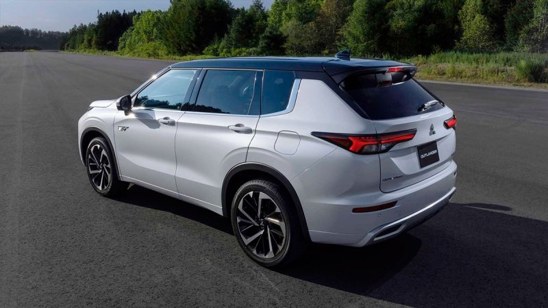 
            Mitsubishi представила гибридный Outlander нового поколения
        