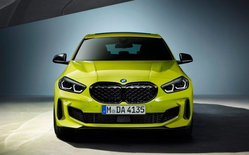 
            BMW модернизировала самую мощную версию хэтчбека 1-Series
        