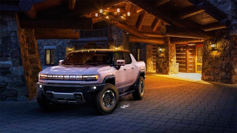 
            Новый Hummer получил холодильник и палатку на крыше. Фото
        