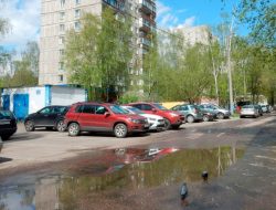 В Москве ГИБДД стала вешать на машины дорхенгеры. Что это и зачем