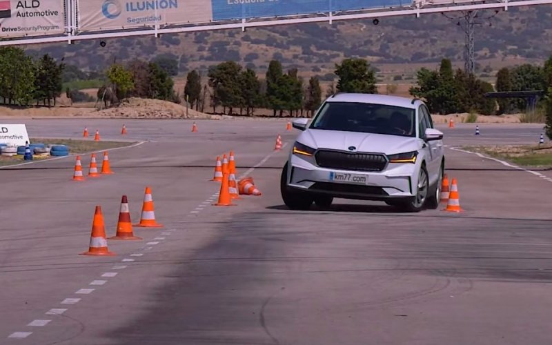 
            Кроссовер Skoda Enyaq провалил «лосиный тест. Видео
        