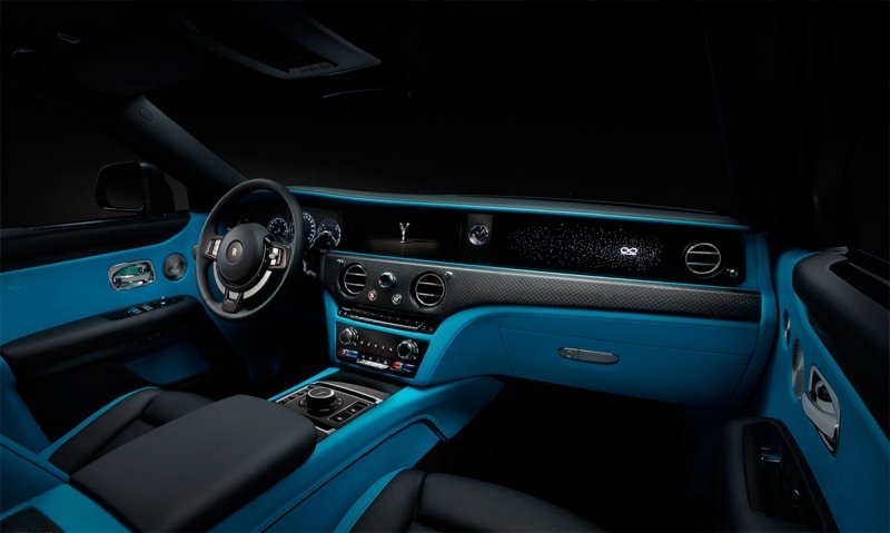 
            Rolls-Royce Ghost получил «самый черный в мире кузов» и 600-сильный мотор
        