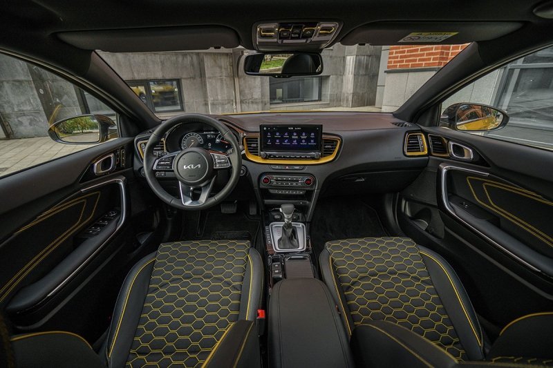 
            Kia назвала российские цены на кроссовер XCeed с новым мотором
        