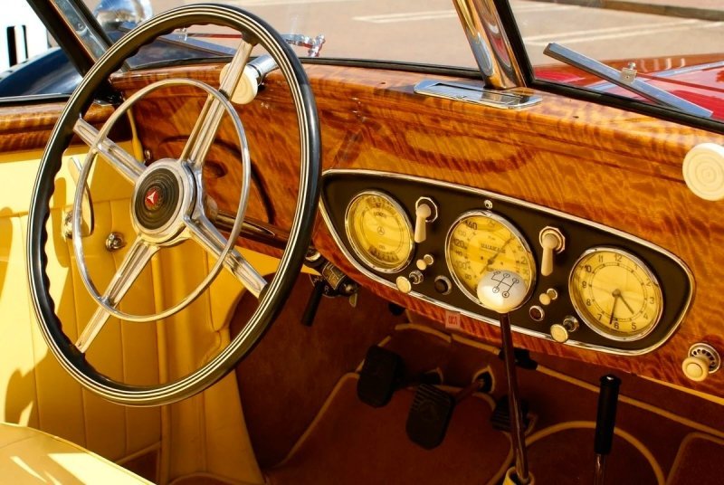 
            Кабриолет Mercedes-Benz 1939 года выставили на продажу за ₽25 млн
        