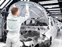 Volkswagen сократит производство машин в России