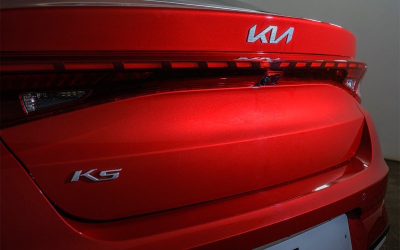 
            Kia объявила цены на обновленный K5 для России
        