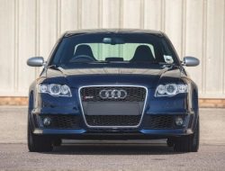 Абсолютно новую Audi RS 4 2007 года выпуска продадут на аукционе