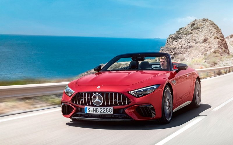 
            Mercedes представил новый кабриолет SL с 585-сильным мотором
        