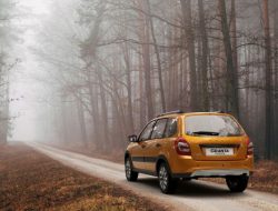 Автомобили Lada подорожали шестой раз за год