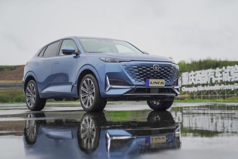 Changan Uni-K и Uni-T официально в Россию не поставляют, но их уже можно купить