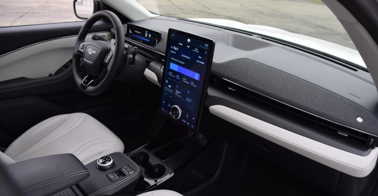 
            От Honda до Bentley: названы лучшие автомобильные интерьеры 2021 года
        