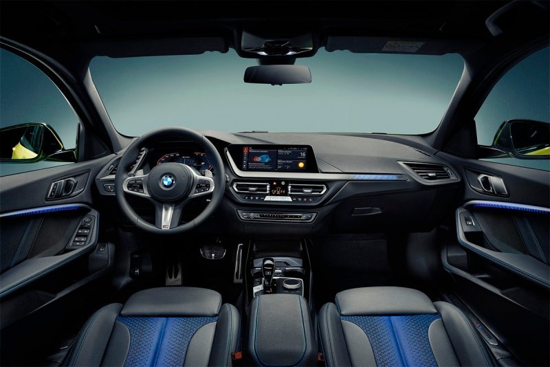 
            BMW модернизировала самую мощную версию хэтчбека 1-Series
        