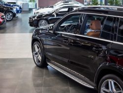 Эксперты прогнозируют падение продаж автомобилей в России в 2021 году