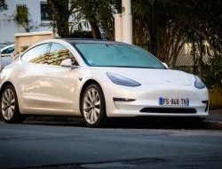 Электрокар впервые возглавил рейтинг самых популярных автомобилей в Европе
