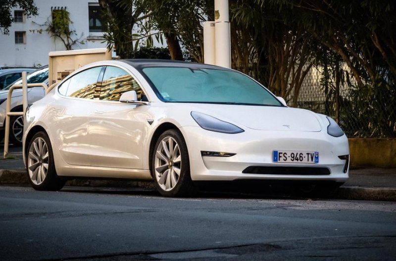 Электрокар впервые возглавил рейтинг самых популярных автомобилей в Европе