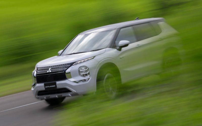 
            Новый гибрид Mitsubishi Outlander получит два электромотора
        