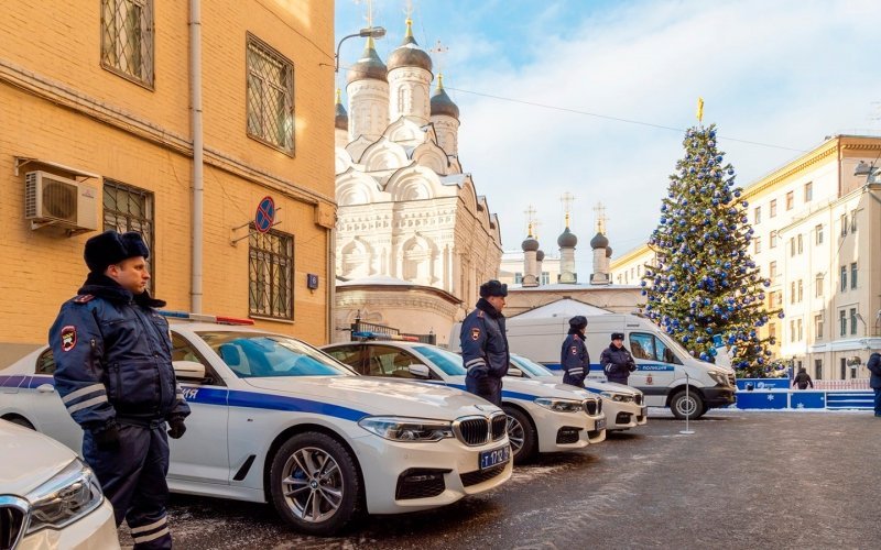 
            Посмотрите на самые крутые машины ГИБДД России (Mercedes, BMW и другие)
        