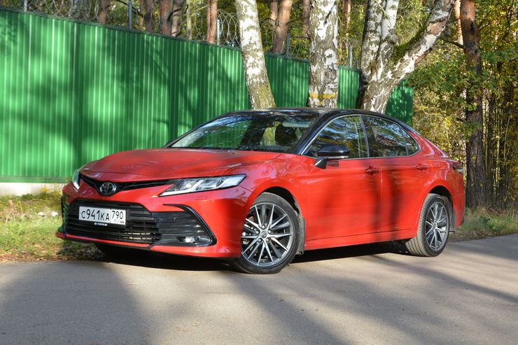 Gазуй, Rейсер: тест-драйв самой бешеной Toyota Camry