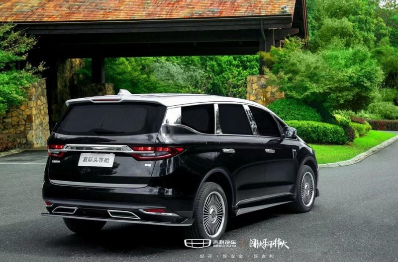 Geely показала роскошный минивэн с интерьером в духе Rolls-Royce