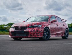 Honda показала первые фотографии нового Civic Type R