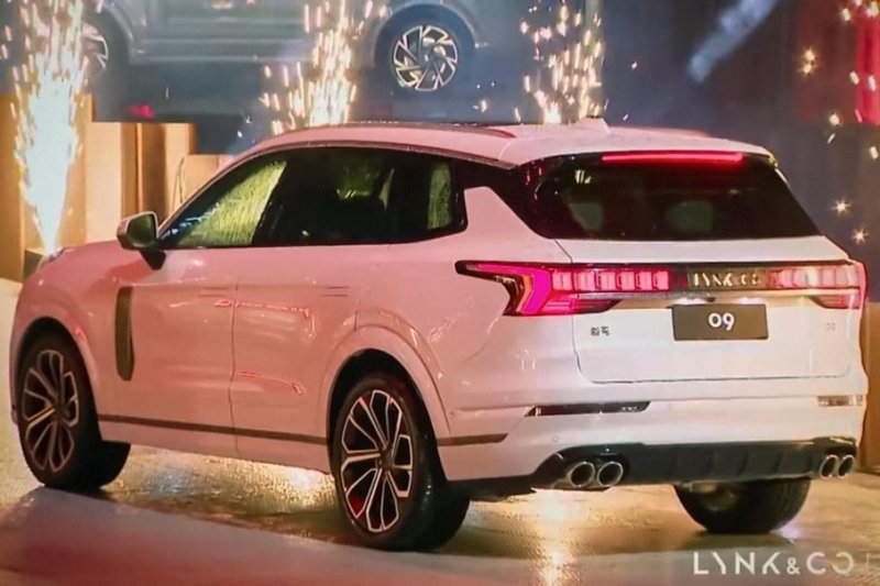 Китайский Lynk & Co 09 оказался почти вдвое дешевле соплатформенного Volvo XC90