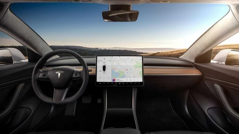 Криминалисты взломали бортовой компьютер электрокара Tesla