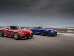 Купе и родстер Mercedes-AMG GT отправляют в отставку