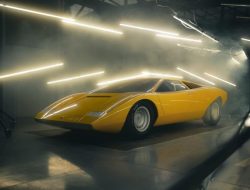 Lamborghini построила реплику самого первого Countach