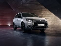 Mitsubishi по просьбам россиян вернула в Россию Outlander Black Edition