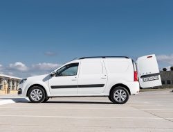 На фургонах LADA Largus будет легче маневрировать