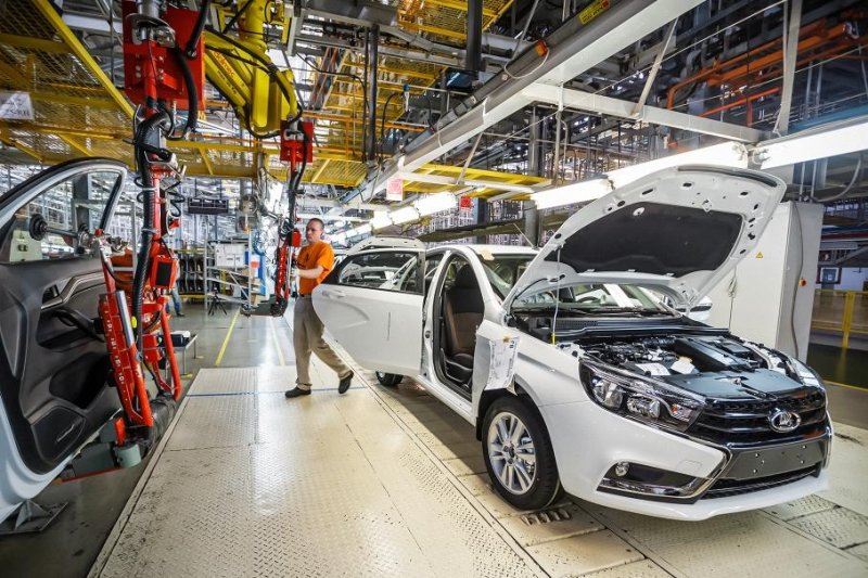 Некоторые российские автозаводы будут выпускать автомобили в «нерабочие дни», и вот почему