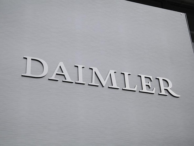 Немецкая Daimler AG разделилась на две компании