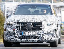 Новейший Mercedes-AMG GLC 63 впервые заметили на тестах